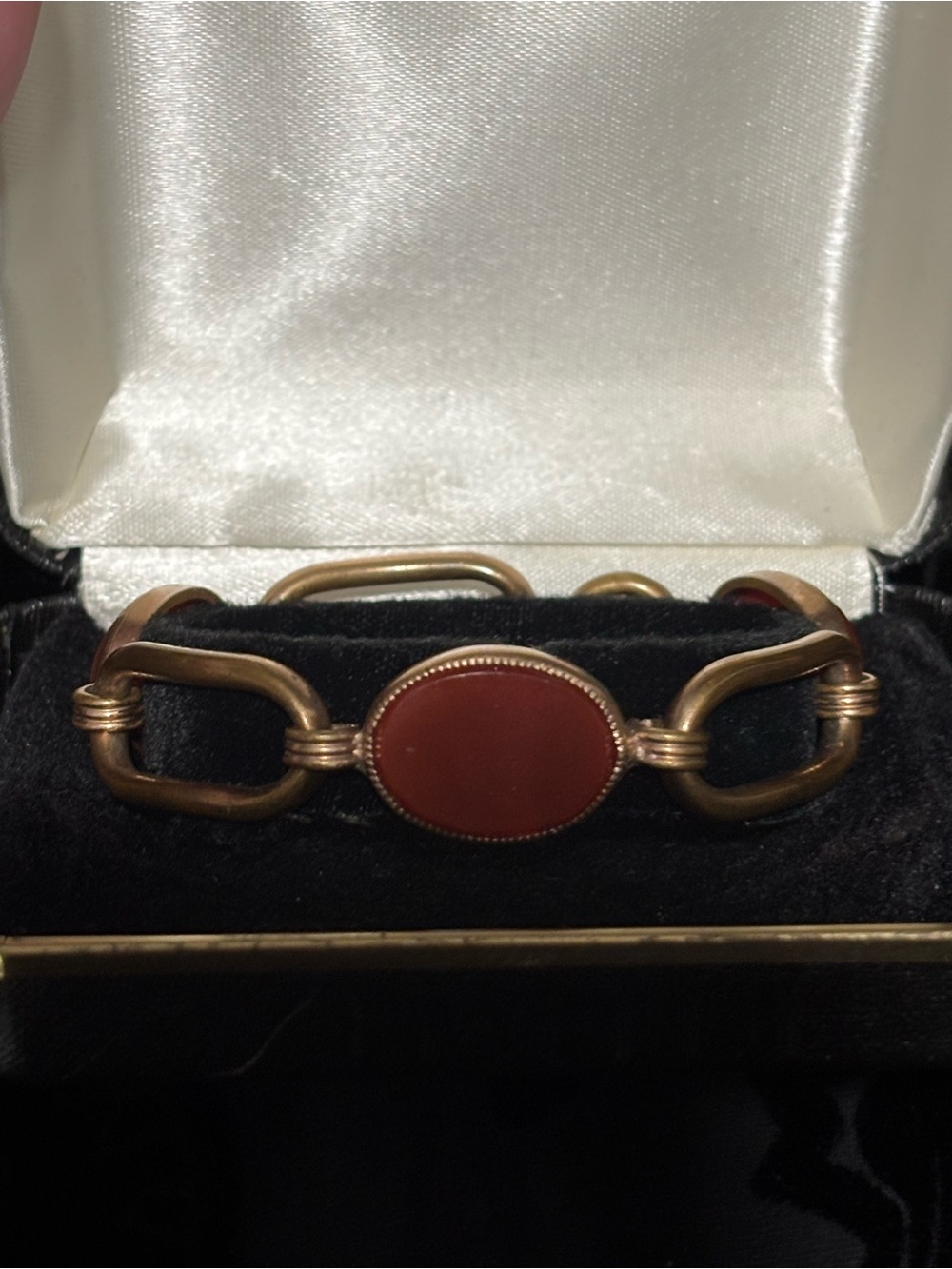 Gold-Tone Bezel-set Carnelian Vintage Bracelet